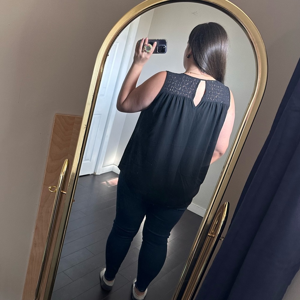NWOT | Ladies Daniel Rainn Sleeveless Blouse